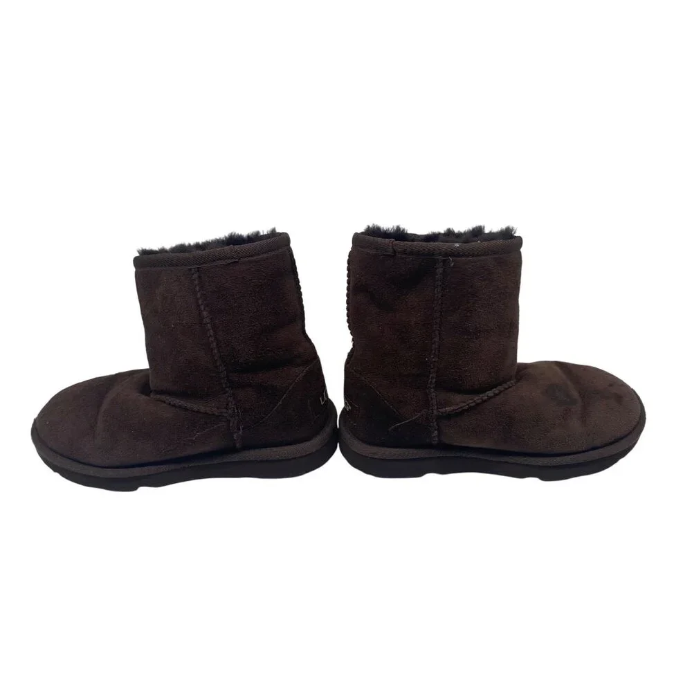 Ugg Girls Brown Suede Mid‎ Calf Boots Size 12 Shearling Lining Outdoor Sole